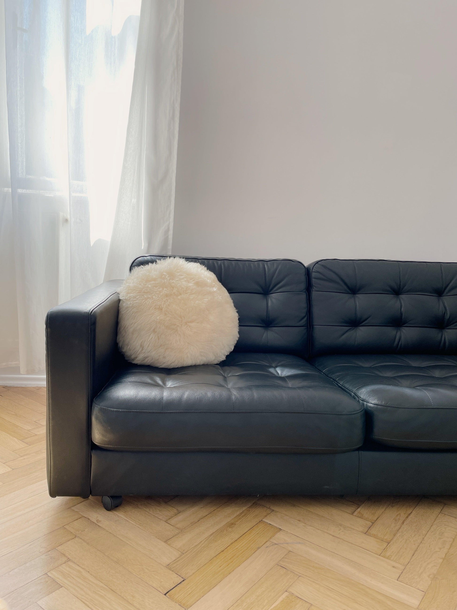 Round Natural Sheepskin White Pillow 